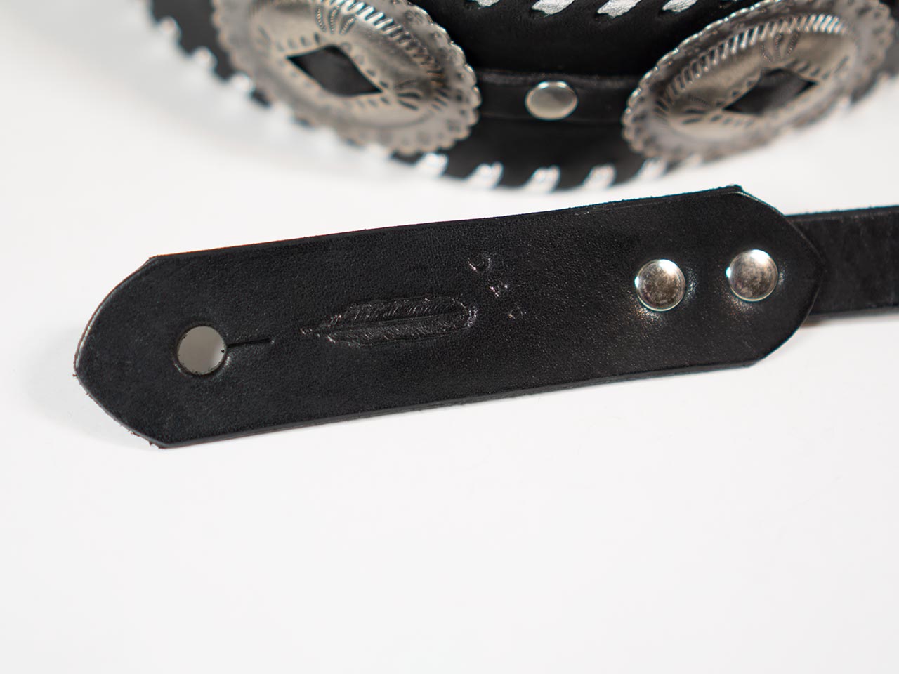 dru whitefeather dd silver lace edge small buckle