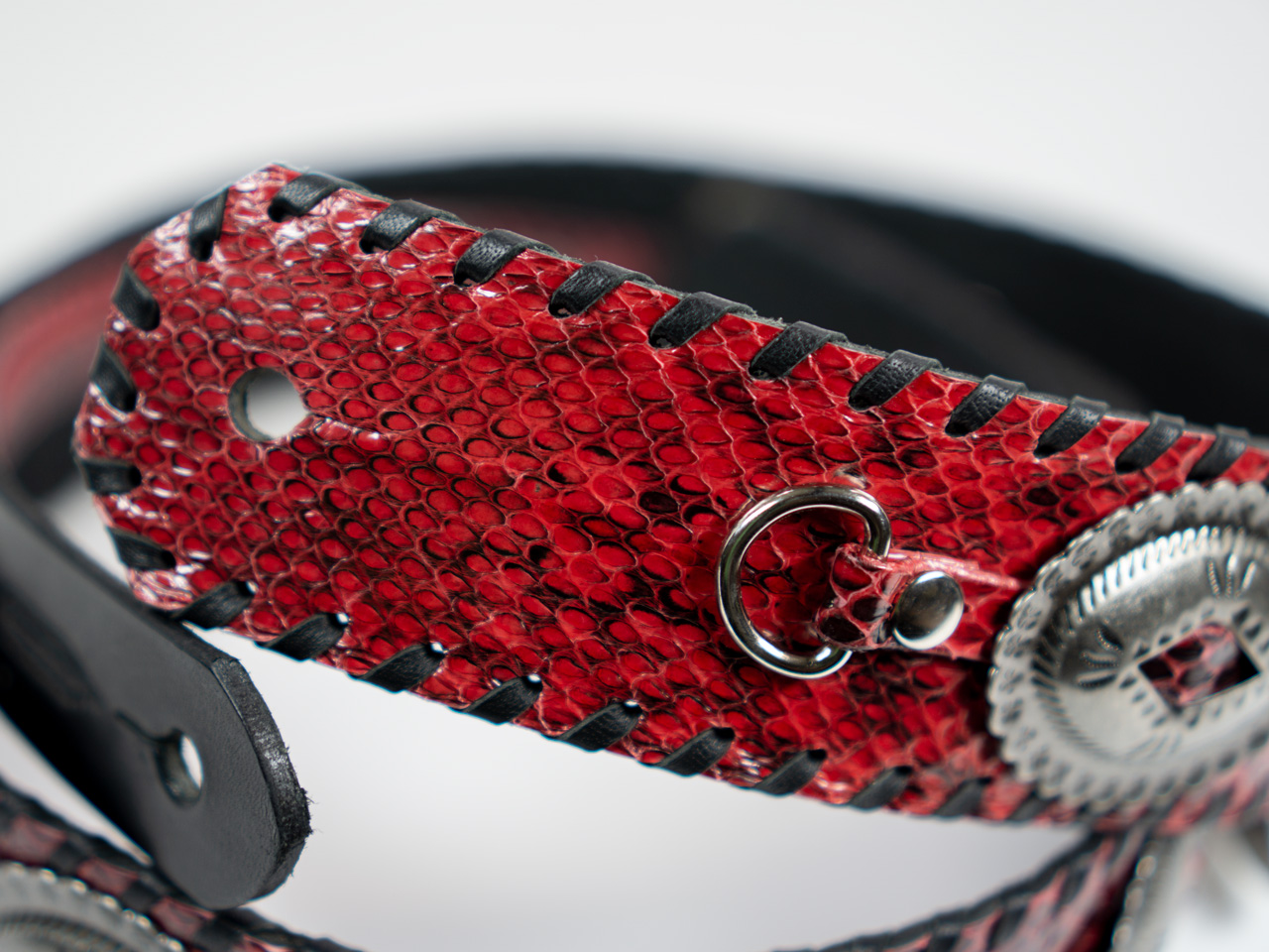 dru whitefeather Q red large concho