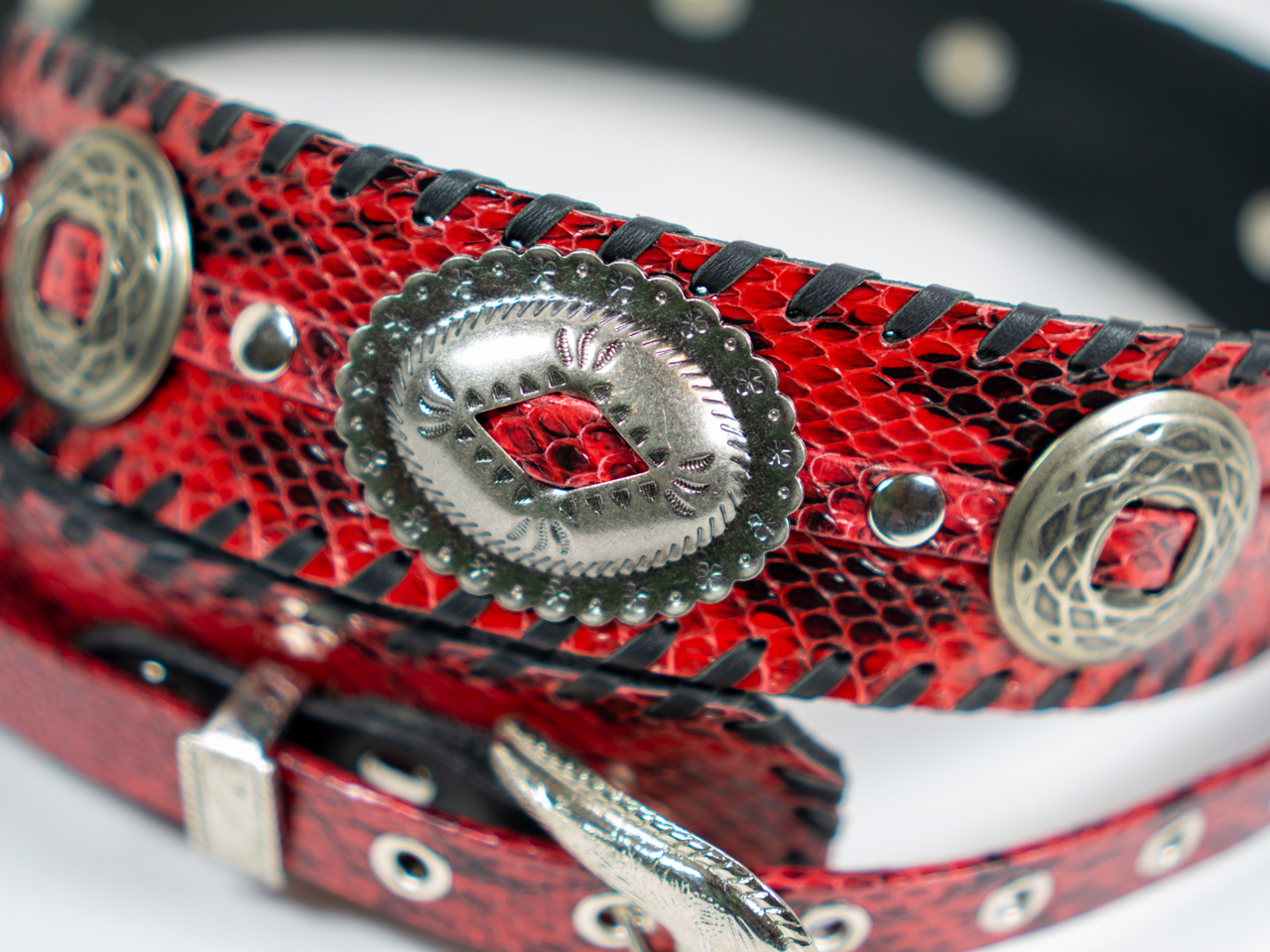 dru whitefeather Q red small large concho