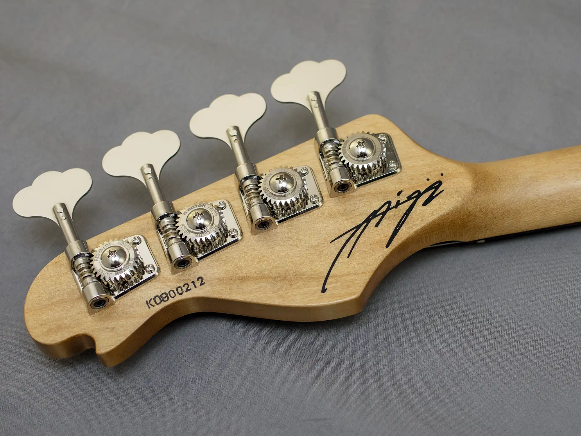 KB-Criminal Bass signature PH custom 22 Phoenix vision headstock